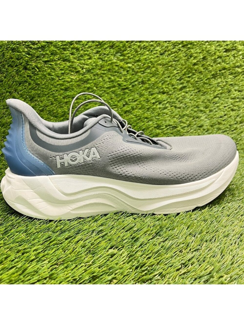 Hoka One One Arahi SR Mens Size 10 Gray White Athletic Running Shoes Sneakers